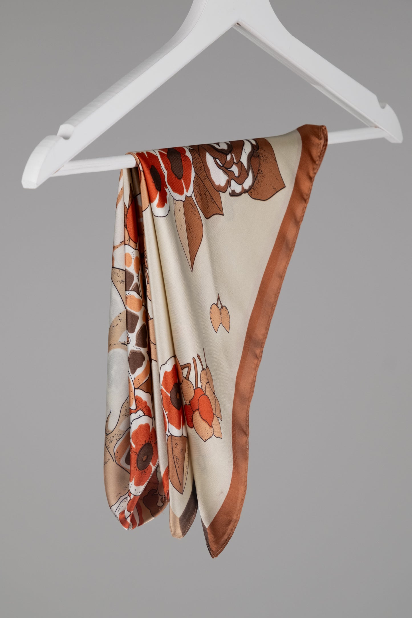 Çiçek Desenli Saten Fular