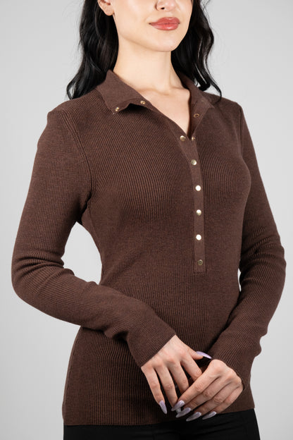 Çıtçıtlı Boğazlı Kahverengi Triko Kazak