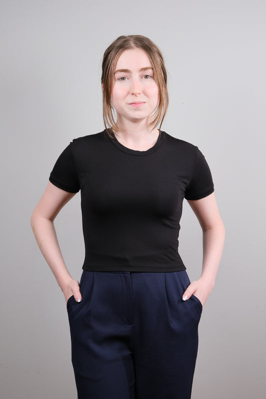 Siyah Basic Crop